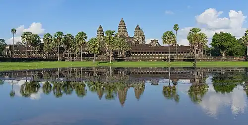 Reflets à Angkor Vat. Septembre 2022.