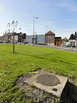 Le puits Saint-Waast dans son environnement.