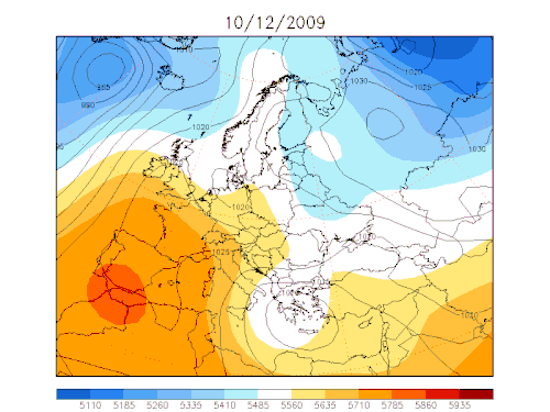 Animation de la hauteur du géopotentiel à 500 hectopascals et la pression moyenne au niveau de la mer. Les plages de couleur représentent la hauteur du géopotentiel, et les lignes indiquent la pression moyenne au niveau de la mer. Les plages de couleurs ne représentent pas une température.