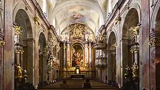 Intérieur de l'église Sainte-Anne de Vienne