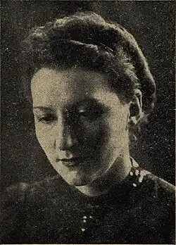 Portrait photographique d'Anne-Marie Renaud de Saint Georges, résistante et poète, vers 1945