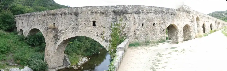 Vue d'aval rive gauche.