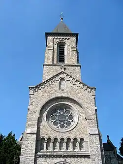 L'église Saint-Materne (reconstruite en 1864).