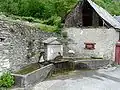 Fontaine et abreuvoirsdans le village.