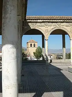 Une cour dans le fort de Baza&nbsp;(es)