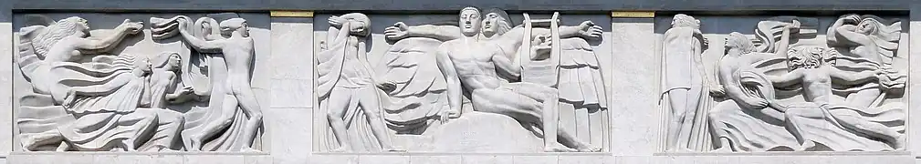 La méditation d'Apollon entouré de neuf muses, 1910-1912, Antoine Bourdelle, bas-relief, théâtre des Champs-Élysées, Paris