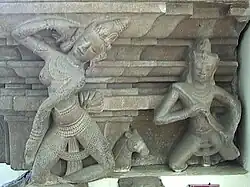 Danseuse apsara et musicien gandharva, style de Trà Kiệu&nbsp;(en), XXe&nbsp;siècle.