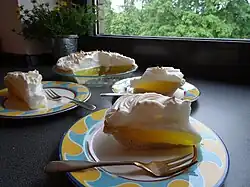 Tarte au citron meringuée fabriquée à base d'aquafaba.
