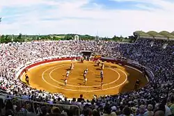 Les arènes Joseph-Fourniol, un jour de spectacle taurin.