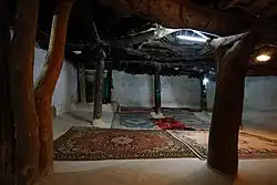 Cemevi du village d'Onar, (district d'Agrapgir, Turquie), qui aurait été fondé par le Şeyh Hasan Oner en 1224 (v. Onar (Arapgir)&nbsp;(de)) .