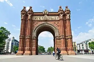 L'Arc de triomphe de Barcelone.
