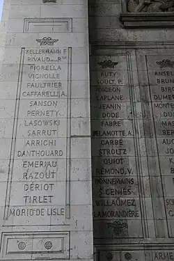 21e&nbsp;colonne de l'arc de triomphe de l’Étoile.