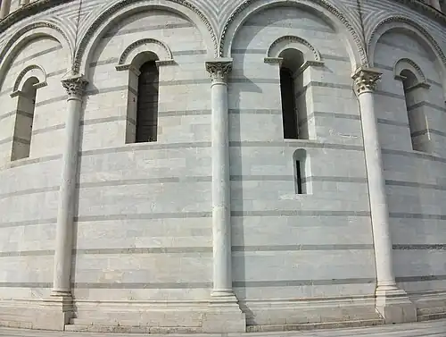 Arcades aveugles extérieures