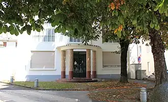 L'entrée du personnel.