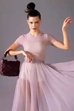 Description de l'image Arezzo Inverno 2020 por Vitória Strada (2).jpg.