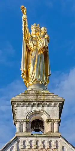 La statue de la Bonne-Dame en 2025.