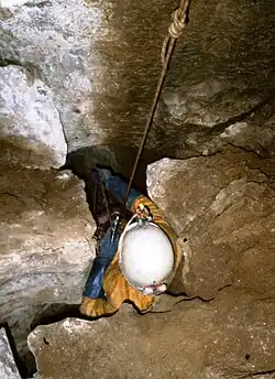 Puits dans le T10 (Torca de la Laureola).