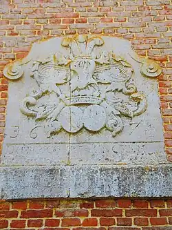 Armoiries de la famille d'Hemricourt dans la grange de la ferme de Seron, 1674