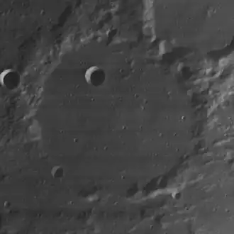 Image illustrative de l'article Arnold (cratère)