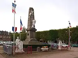 Monument aux morts« Monument aux morts d'Arques », sur Wikipasdecalais