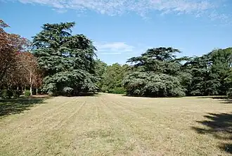 Entrée du parc du château d'Arquier.