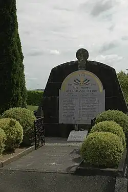 Le monument aux morts.