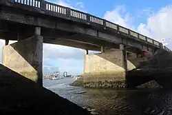 Le pont reliant Léchiagat au Guilvinec.