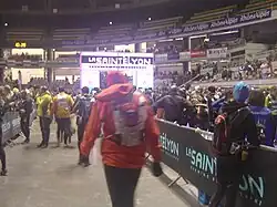 Arrivée au palais des Sports de Gerland sur la Saintélyon 2013.