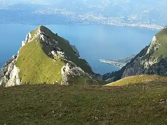 Affluence du Rhône dans le Léman vue depuis le Grammont (2&nbsp;172&nbsp;m).