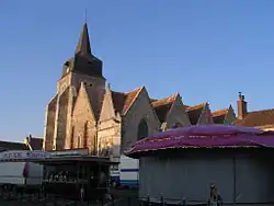 Fête foraine sur le parvis de l'église, 19 septembre 2008.