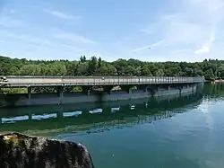 Le barrage de Pareloup, côté lac.