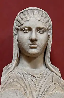 Statue d'Aspasie de Milet, compagne de Périclès.