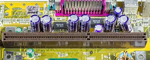 Slot 1 pour processeur Pentium II