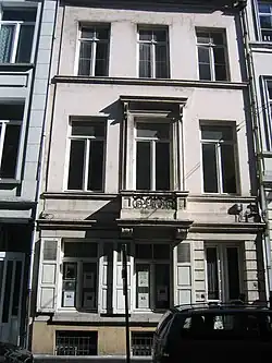 Description de cette image, également commentée ci-après