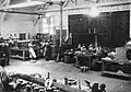 Atelier de révision des moteurs de la base d'Ambérieu-en-Bugey en 1914.