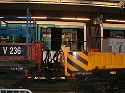 Train de travaux et MF 88.