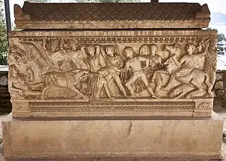 Sarcophage attique représentant la chasse du sanglier de Calydon, musée archéologique d'Éleusis.