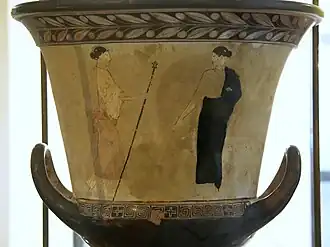 Sur l'autre face, deux figures féminines, l'une avec un sceptre : Déméter et Korè ?