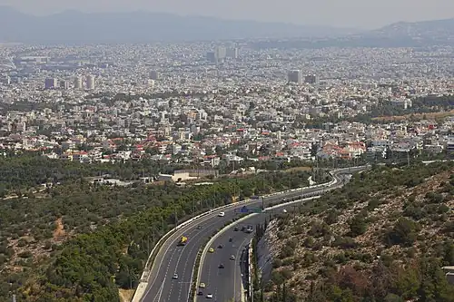 La route sur le versant de l'Hymette.