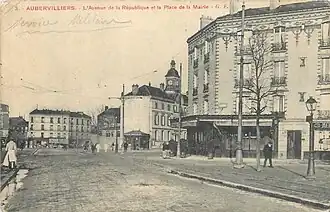 Avenue de la République et place de la Mairie.