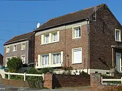 Des habitations post-Nationalisation.