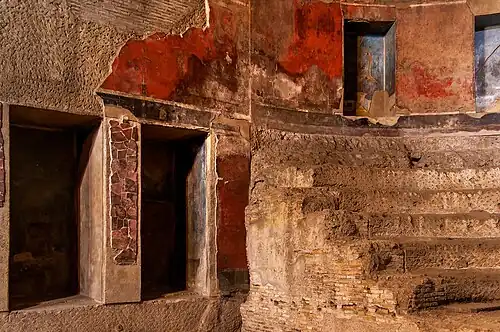 Restes de peintures de l'abside