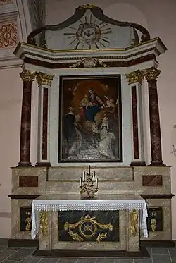 Photographie de l'autel latéral droit.