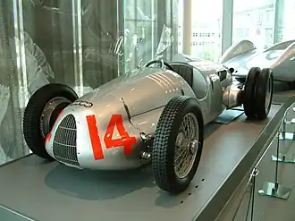 Auto Union Type D à roues arrière jumelées