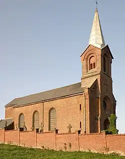 Église paroissiale Saint-Louis, de style néo-roman.