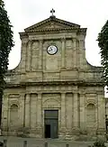 La façade.