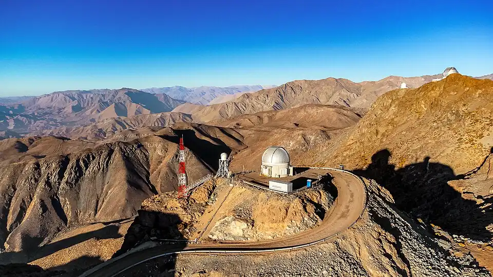 Vue du télescope auxiliaire Rubin en décembre 2023.