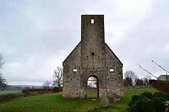 Les ruines de l'église de Fierville.