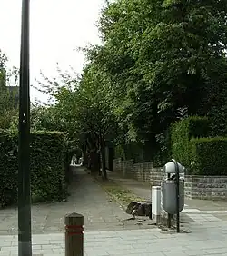 Le sentier sans nom vu depuis l'avenue Geyskens