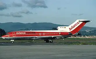 HK-1803, le Boeing 727 d'Avianca impliqué dans l'attentat, ici à l'aéroport international El Dorado en novembre 1982.